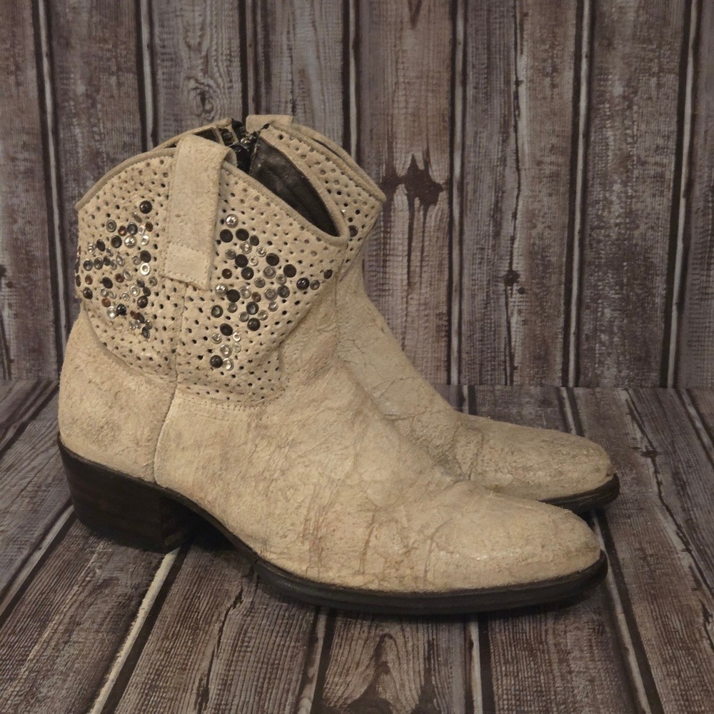 Sz 9 M Womens Frye Deborah Cream Distressed Leather Western Ankle Zip Boots